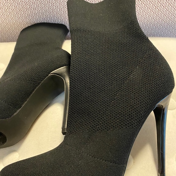 Steve Madden stretched knitted Heels - Picture 3 of 4